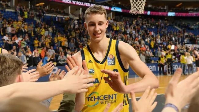 更是一种与 更是一种与